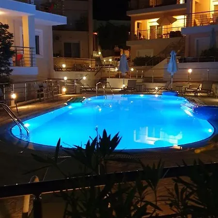 Lilly, With Communal Pool, 10 Meters From Sea Sami (Kefalonia)