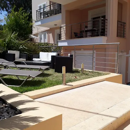 아파트 Lilly, With Communal Pool, 10 Meters From Sea