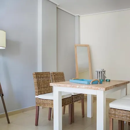 아파트 Lilly, With Communal Pool, 10 Meters From Sea