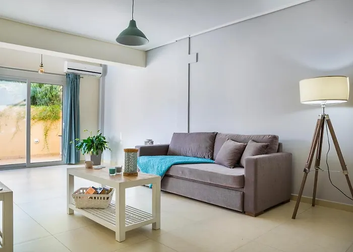 Lilly, With Communal Pool, 10 Meters From Sea