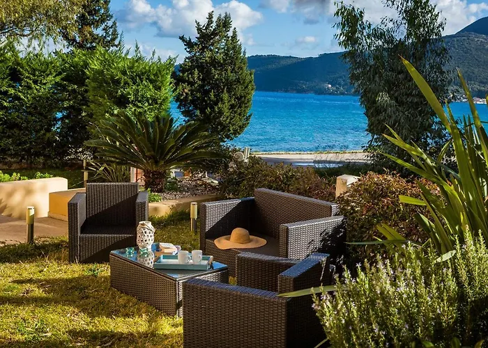 아파트 Lilly, With Communal Pool, 10 Meters From Sea *