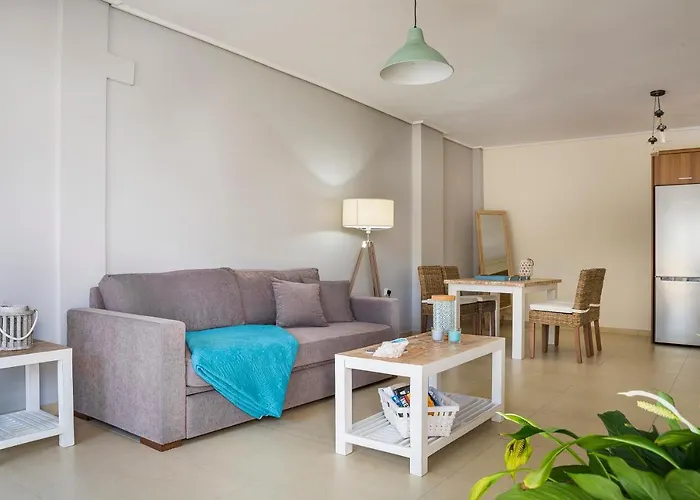 Lilly, With Communal Pool, 10 Meters From Sea