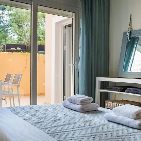Lilly, With Communal Pool, 10 Meters From Sea Sami (Kefalonia)