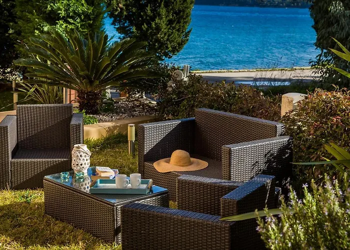 Lilly, With Communal Pool, 10 Meters From Sea Apartmán Sami (Kefalonia)