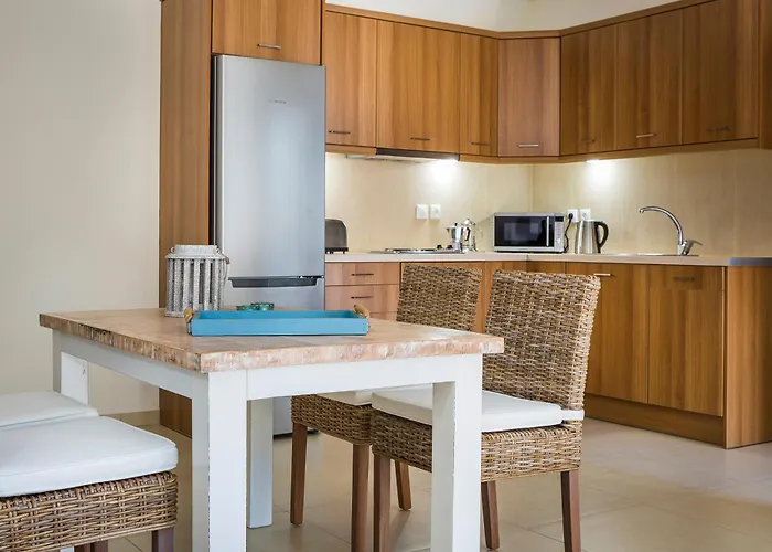 Lilly, With Communal Pool, 10 Meters From Sea * Sami (Kefalonia)